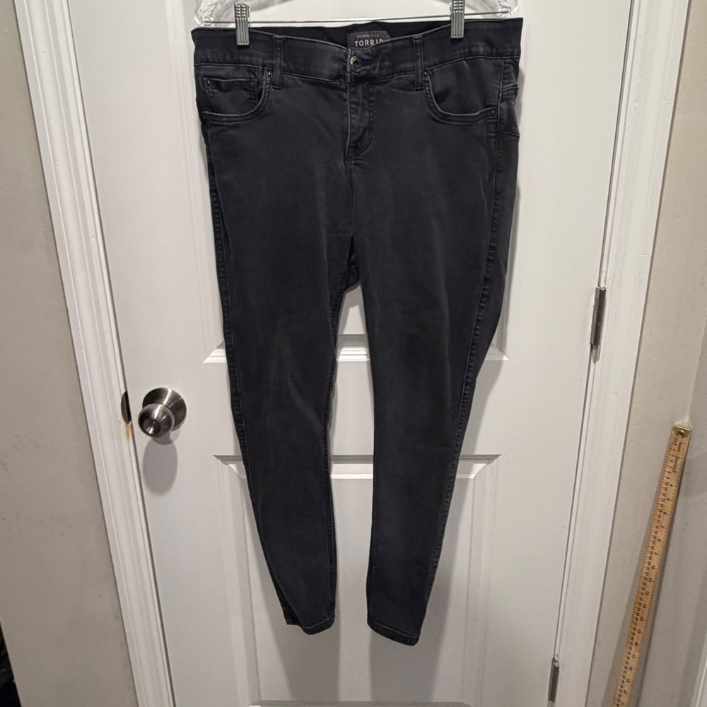 Torrid Women Skinny Jeans Premium Denim Faded Black 14R